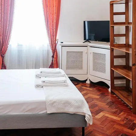 Double Bed Av Da Republic Ii بيت ضيافة