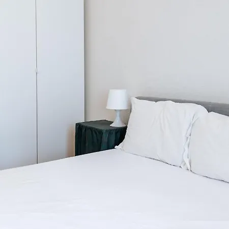 Double Bed Av Da Republic Ii Lissabon