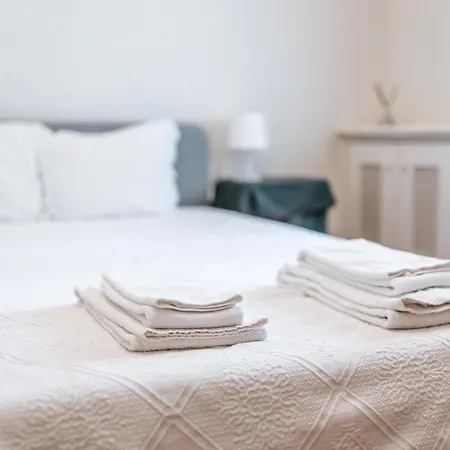 Double Bed Av Da Republic Ii 招待所